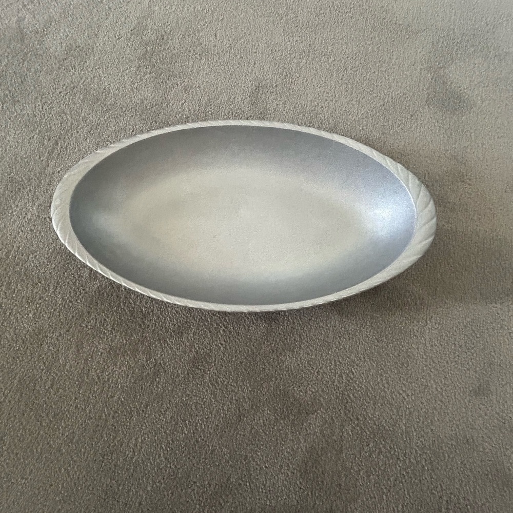 Wilton Armetale Oval Grill Dish